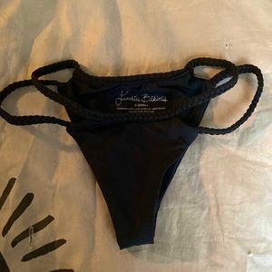 Frankie’s cheeky bikini bottom